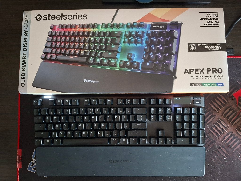 Steelseries Apex Pro - HE Rapid Trigger, Computers en Software, Toetsenborden, Zo goed als nieuw, Qwerty, Bedraad, Multimediatoetsen