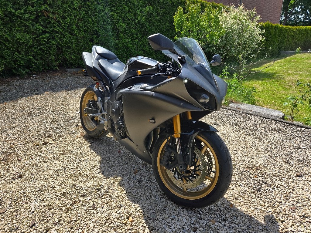 Yamaha R1, Enlèvement, Utilisé