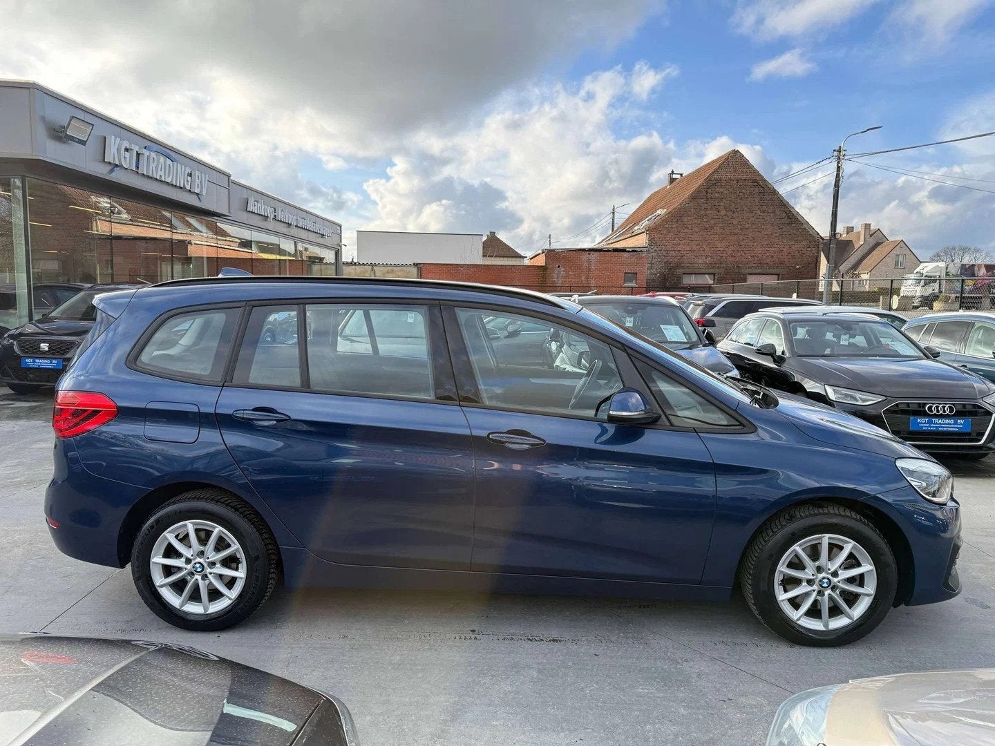 BMW 2 Serie Tourer 218 IA GRAN 7 ZETELS AUTOMAAT NAVI FULL L, Auto's, Stof, Gebruikt, 7 zetels, Bedrijf