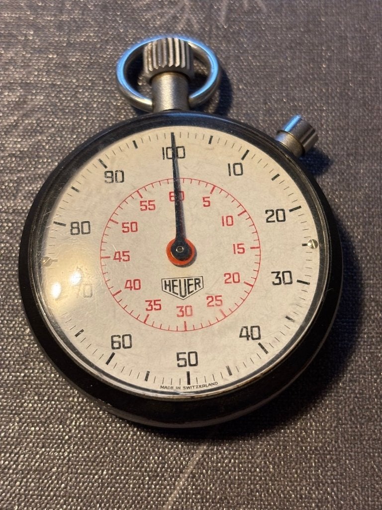 Chronomètre vintage Heuer Réf. 508-213 (1974), Comme neuf, Enlèvement, Blanc, Android