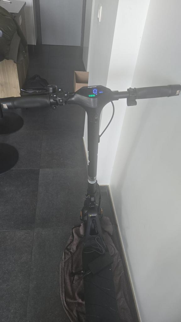 Zwart Augment elektrische step, Fietsen en Brommers, Steps, Ophalen, Zo goed als nieuw