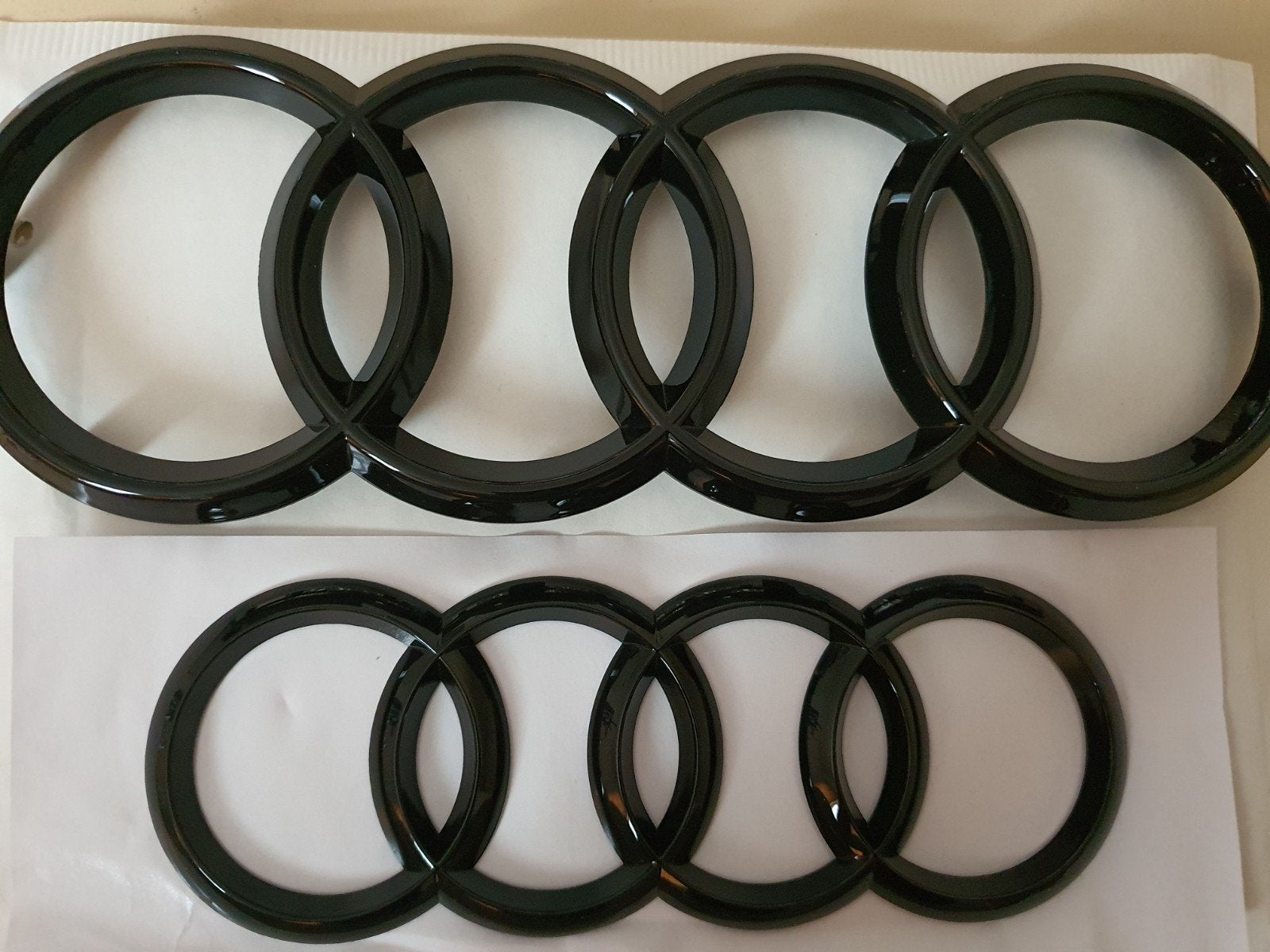 A1 A2 A3 A4 A5 A6 A7 A8 Q3 Q5 Q7 logos grille+coffre, Neuf, Enlèvement ou Envoi, Haillon arrière, Audi