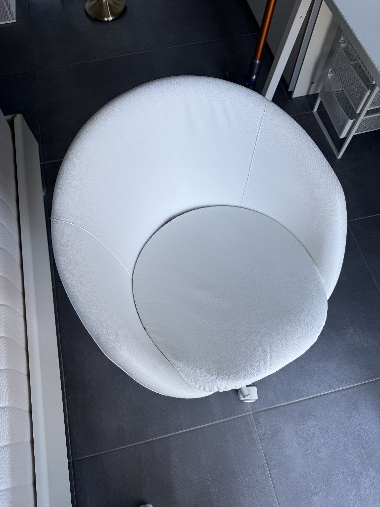 IKEA SKRUVSTA Swivel Chair (Ysane White), Ophalen of Verzenden, Zo goed als nieuw, Wit, Balstoel