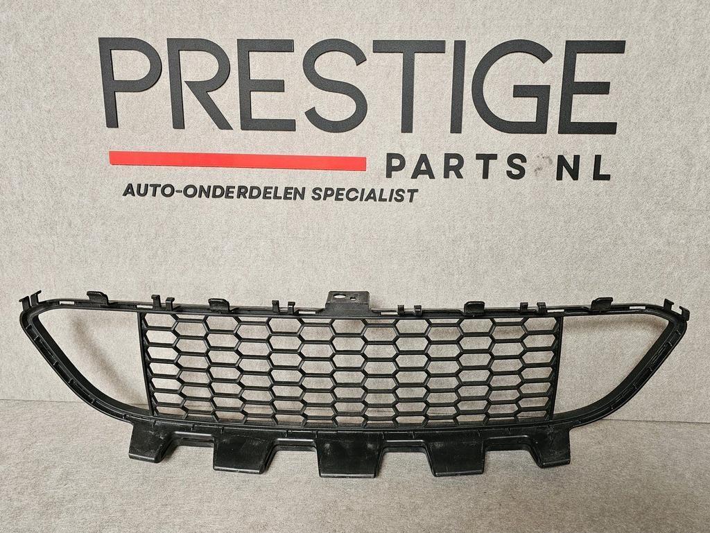 Midden Rooster BMW 3 Serie F30 F31 M Pakket 51118054136 ORIG, Gebruikt, -, Voor, Ophalen of Verzenden