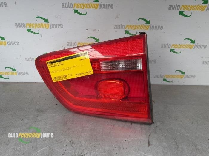 Achterlicht links van een Volkswagen Touran, Gebruikt, -, Volkswagen, -