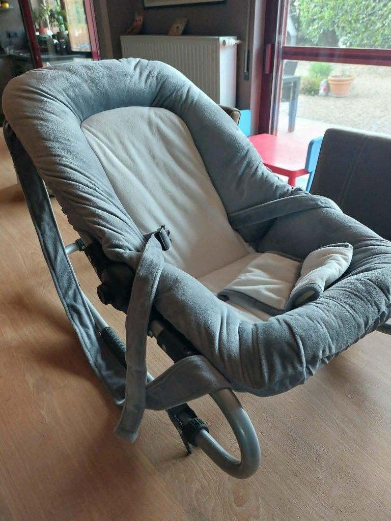 WIPSTOELTJE MET VERKLEINKUSSEN EN SPEELBOOG, Kinderen en Baby's, Wipstoeltjes, Ophalen, Zo goed als nieuw, Wipstoel, Verstelbaar
