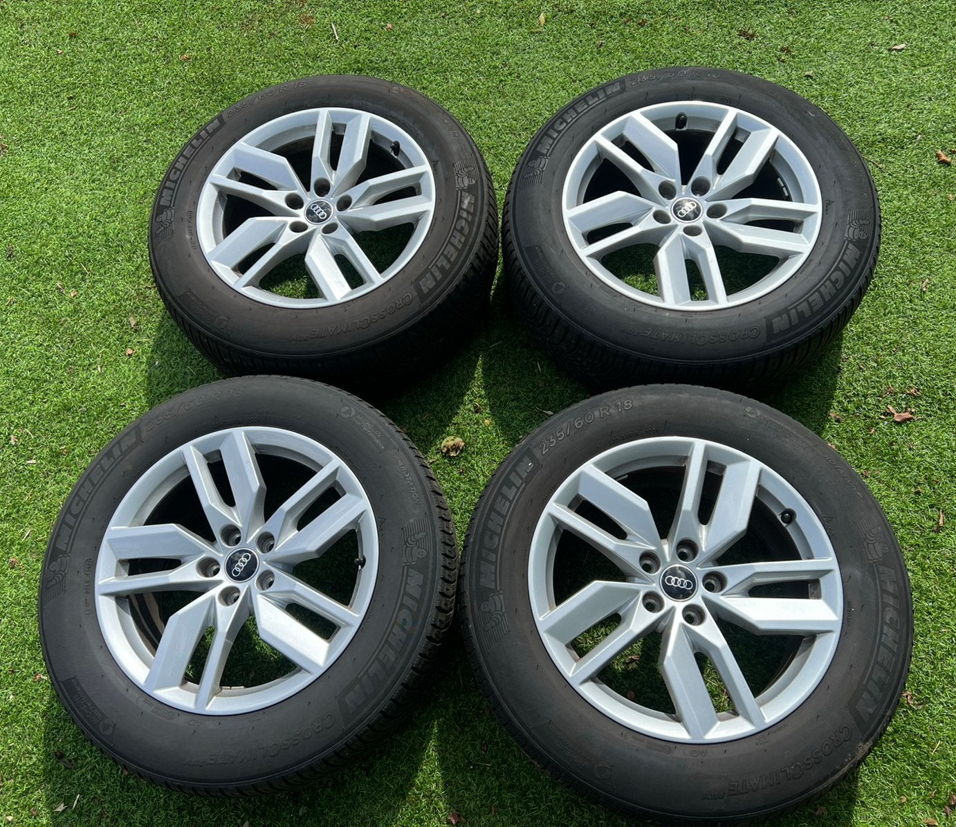 Audi Q5 Velgen met Michelin Banden, Autos : Pièces & Accessoires, Pneus & Jantes, Neuf, Pneus et Jantes, 4 Saisons, Enlèvement ou Envoi