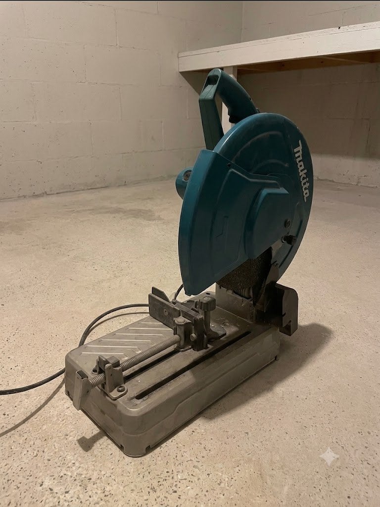 Makita L1400w metaalafkortmachine 2200W + zaagbladen, Doe-het-zelf en Bouw, Ophalen, Gebruikt, 1200 watt of meer, Afkortzaag