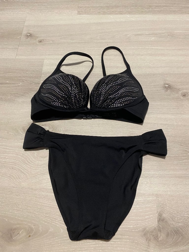 Bikini Hunkemöller 75B en S, Kleding | Dames, Badmode en Zwemkleding, Ophalen, Zwart, Zo goed als nieuw, Bikini