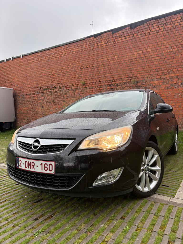 Opel Astra, Autos, Euro 5, Achat, Capteur de lumière, Boîte manuelle