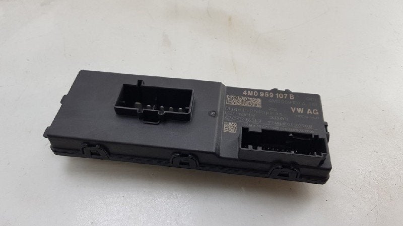 MODULE DE COMMANDE DU HAYON Audi A4 Avant (B9), Audi, Utilisé, Continental AG, Continental-Plaza 1
30175  Hannover, DE