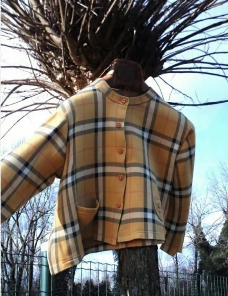 Veste d'ensemble de vêtements pour enfants Burberry neuve, Envoi, Taille 128