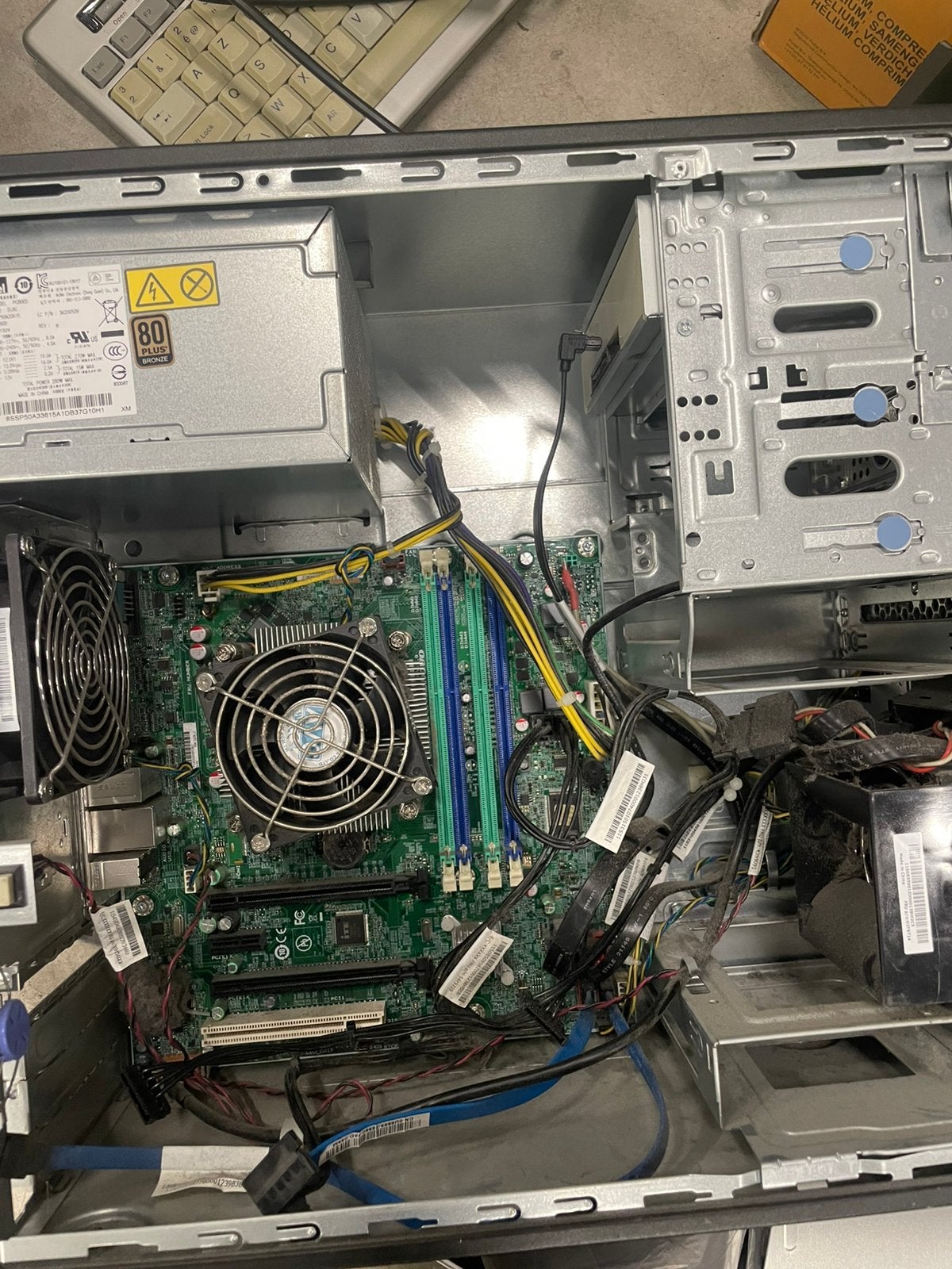 pieces de pc a vendre, Computers en Software, Desktop Pc's, Ophalen of Verzenden, Gebruikt