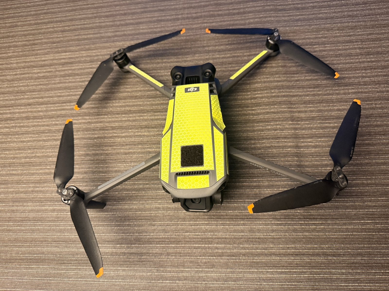 DJI Mavic 3 Classic Fly More Combo + DJI RC PRO + 6 Accu's, Gebruikt, 30 tot 45 minuten, Extra accu('s), DJI