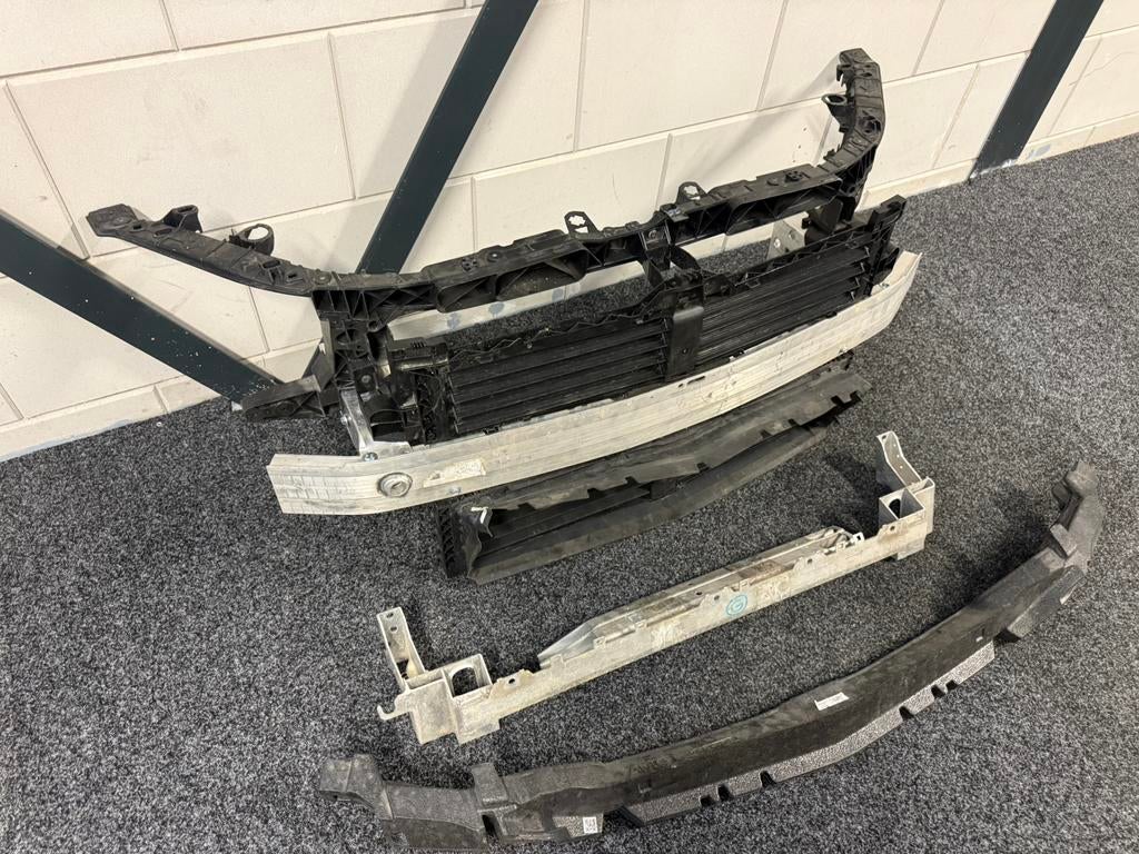 Mercedes A klasse cla w177 w118 fromt compleet balk, Ophalen