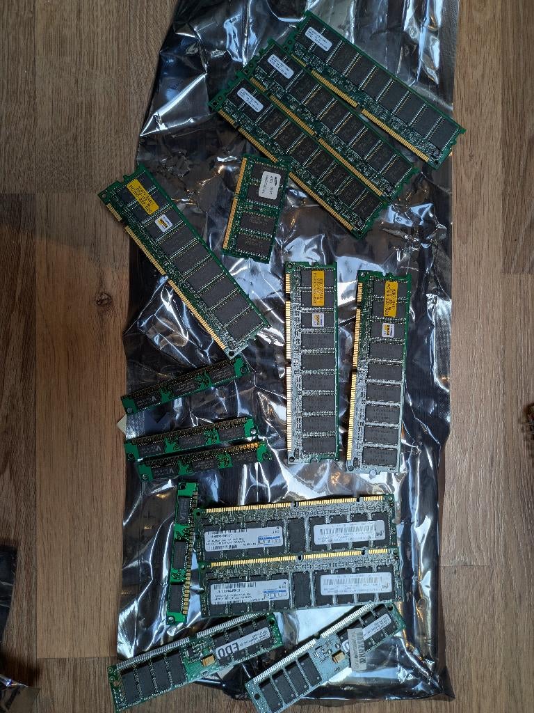 Verzameling van vintage SIMM RAM geheugen Crucial Samsung, Computers en Software, Ophalen of Verzenden
