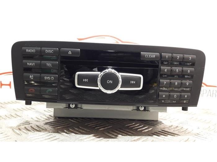 Radio CD Speler van een Mercedes B-Klasse, Gebruikt, -, Ophalen of Verzenden, -