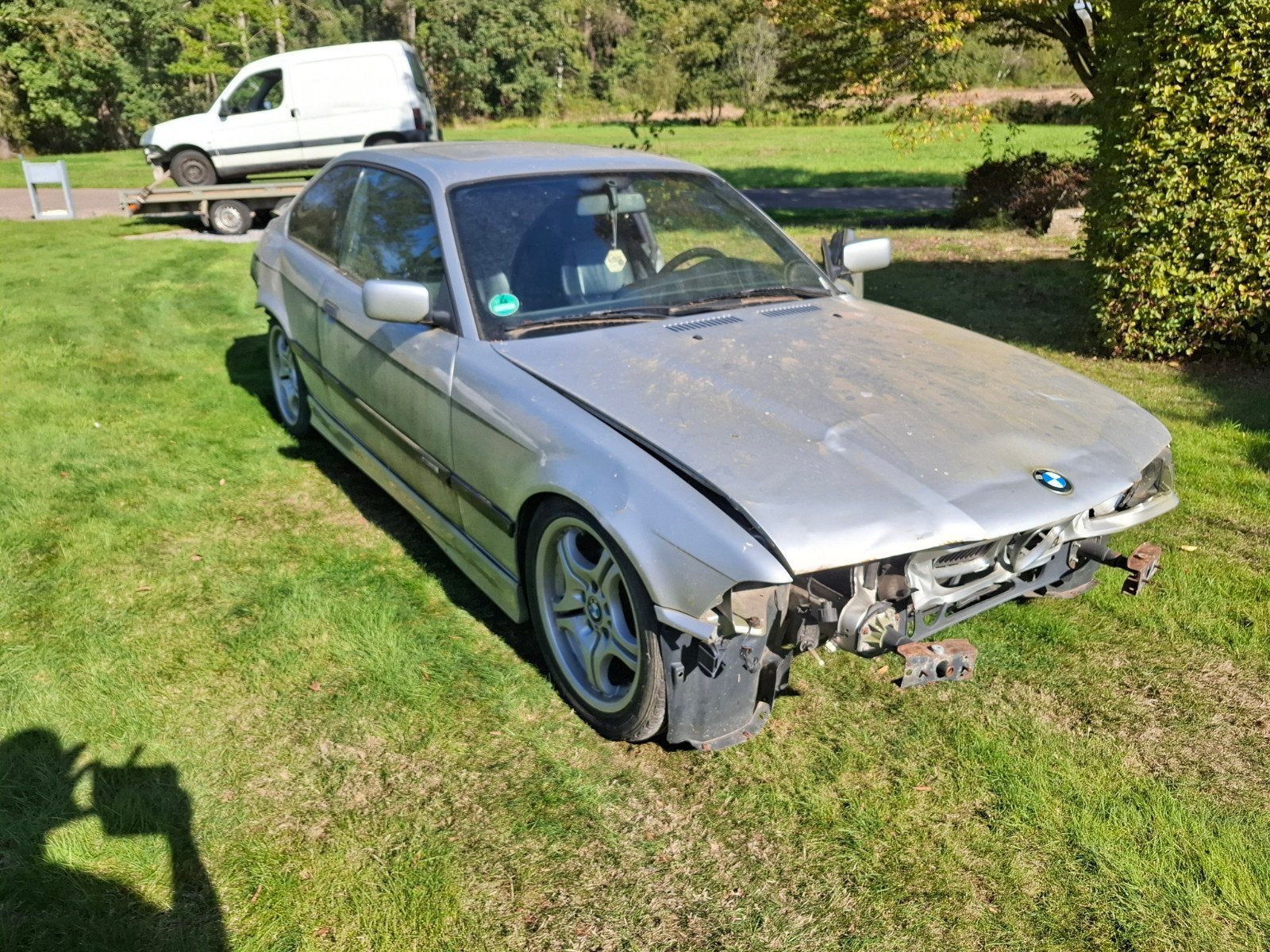 Bmw e36 oldtimer met ongevalschade 320i, Te koop