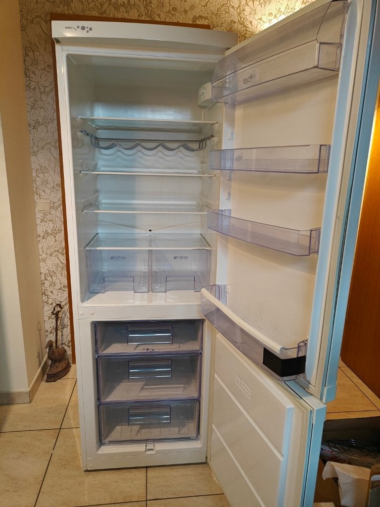 Zanussi ZRB634W koelkast met vriesvak — Goede staat — 60€, Elektronische apparatuur, Koelkasten en IJskasten, Gebruikt, Met aparte vriezer