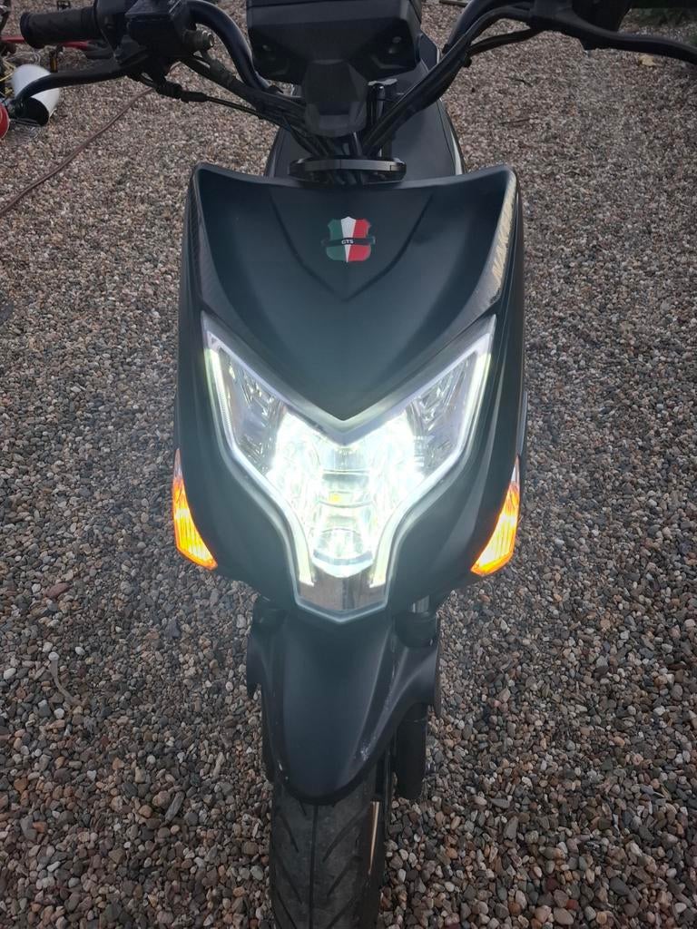 Gts Enzo Naked Rs Carbon Black., Fietsen en Brommers, Ophalen, Gts, Klasse A (25 km/u), Zo goed als nieuw