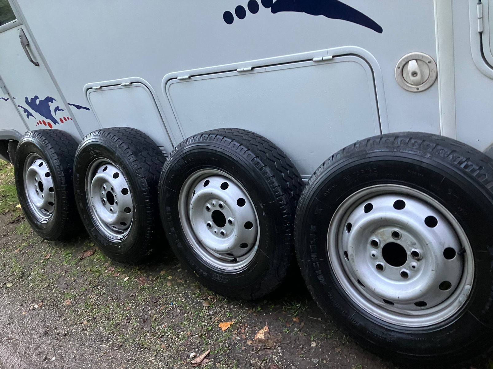 Michelin Zomerbanden en velgen 215/75 R 16 C Camping, Ophalen, Zo goed als nieuw