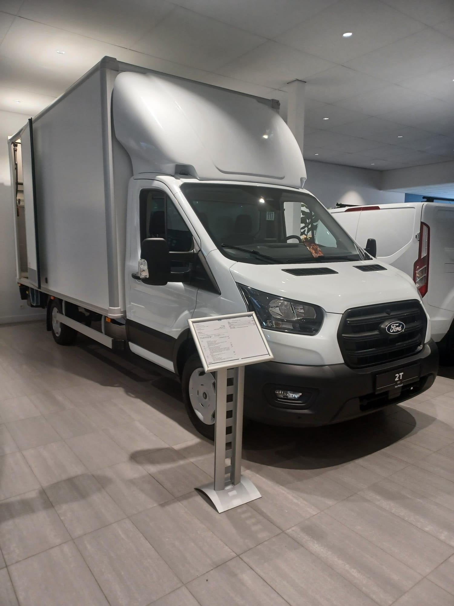 Ford Transit 350L Trend - Meubelbak met laadlift - 360 camer, Auto's, Bestelwagens en Lichte vracht, Stof, 4 cilinders, 2500 kg