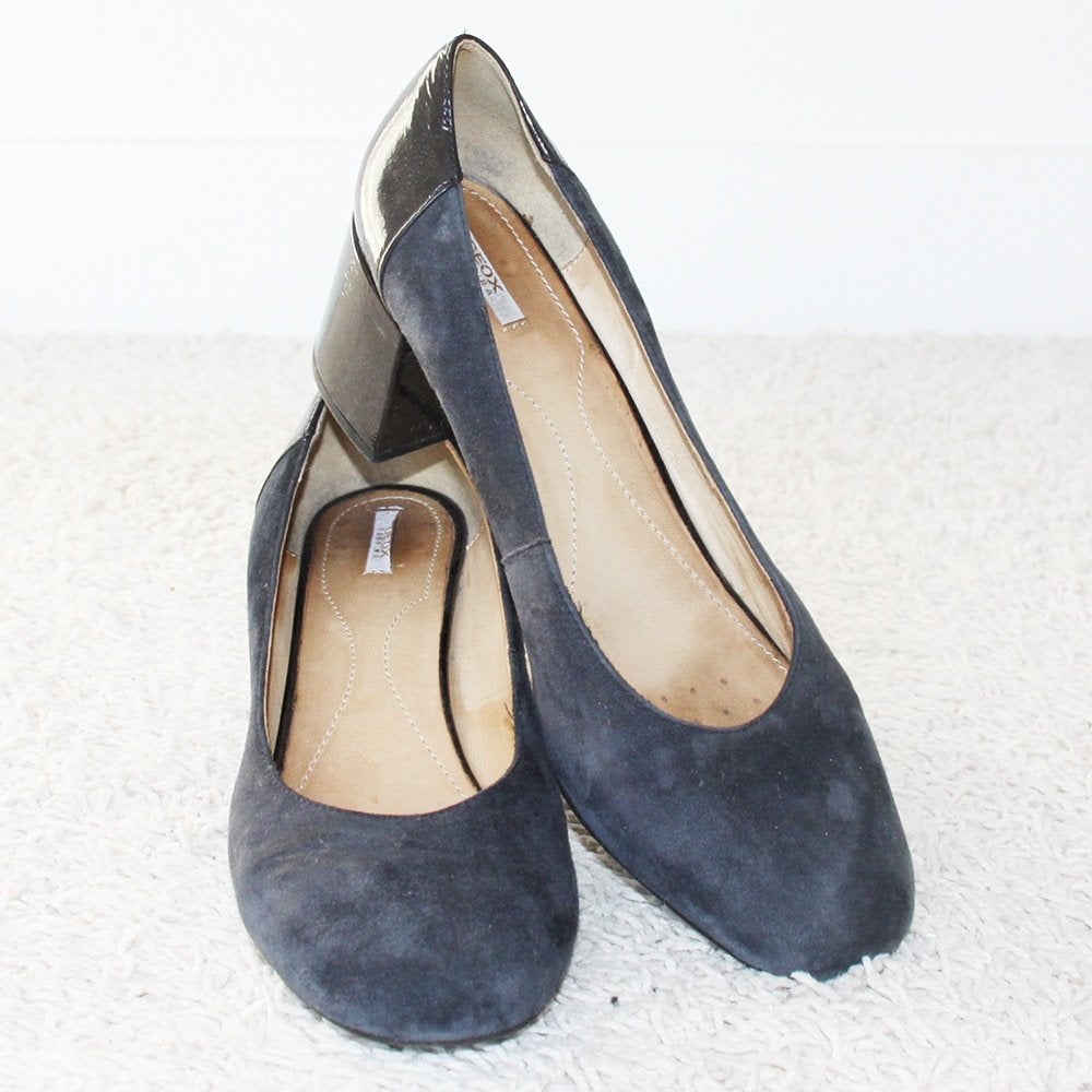 Blauw Suede Geox Lak Pumps (Maat 40) - s8 € 40,-, Kleding | Dames, Geox, Pumps, Zo goed als nieuw, Verzenden