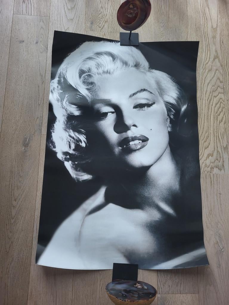 Marilyn Monroe poster, Ophalen