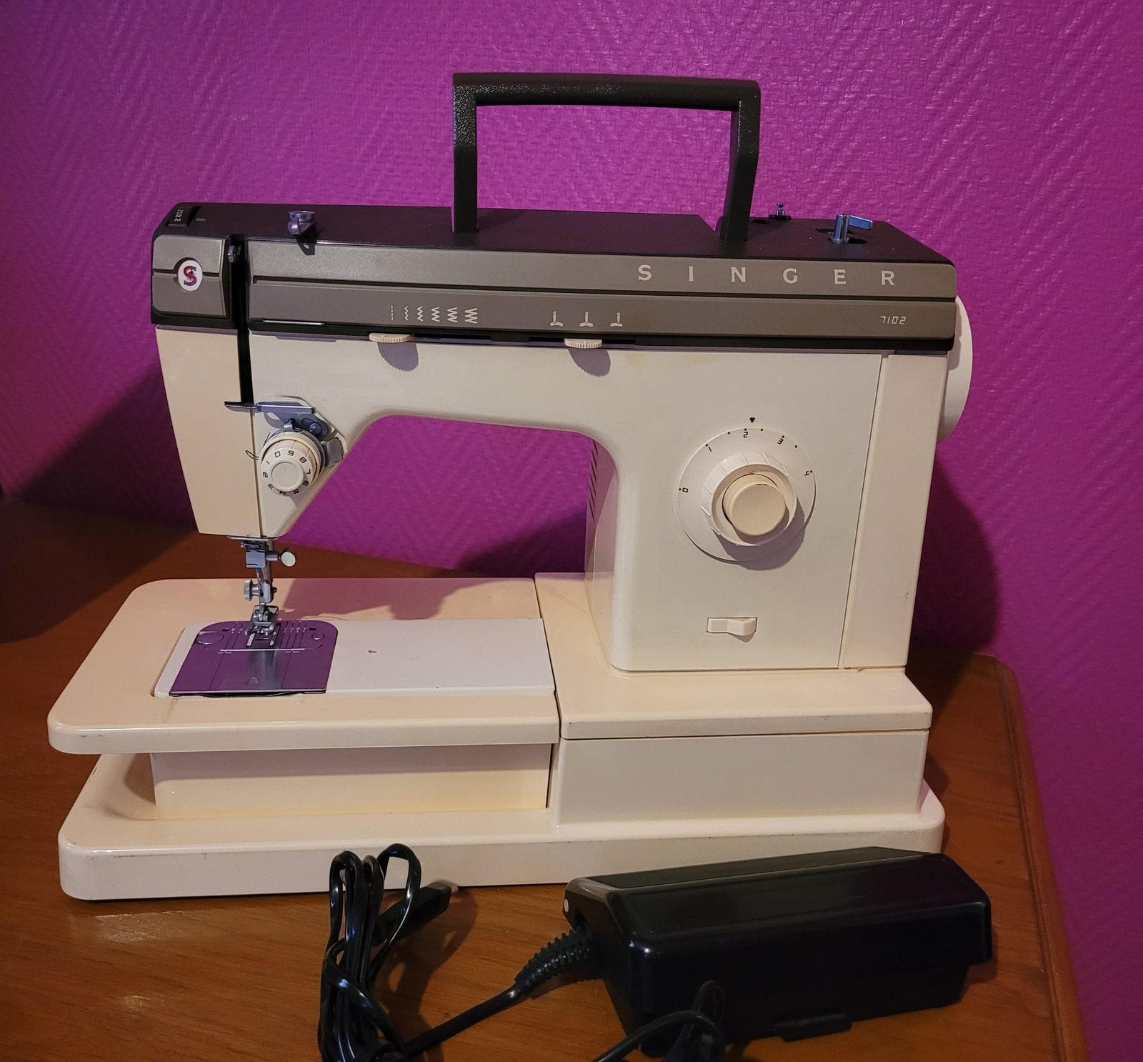 Machine à coudre SINGER, Hobby & Loisirs créatifs, Machines à coudre & Accessoires, Enlèvement, Utilisé, Machine à coudre, Singer