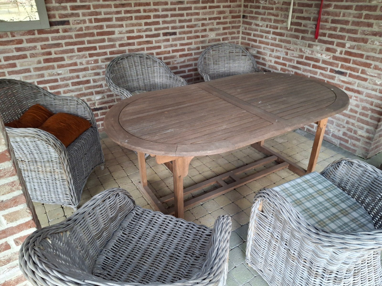 tuinset,  tafel uitschuifbaar, 6 rieten zetel met kussens, Ophalen, Tuinset
