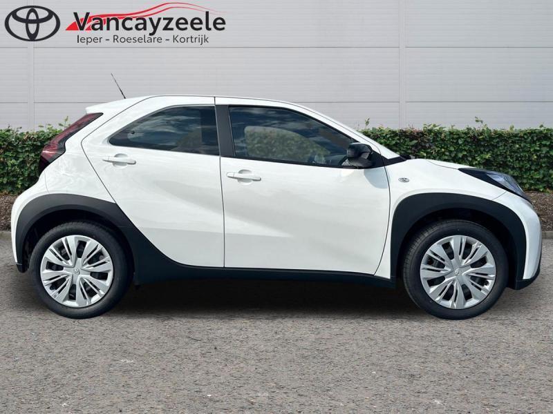 Toyota Aygo X play+cam+DAB+applecarplay&andr, Auto's, Toyota, Automaat, 72 pk, Wit, 5 deurs