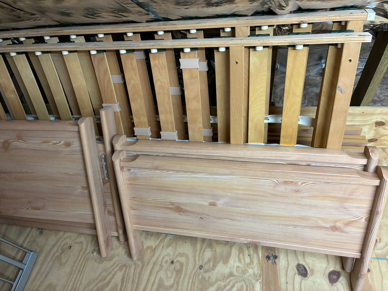 2 eenpersoons bedden 90 cm x 180 cm, Ophalen, Zo goed als nieuw