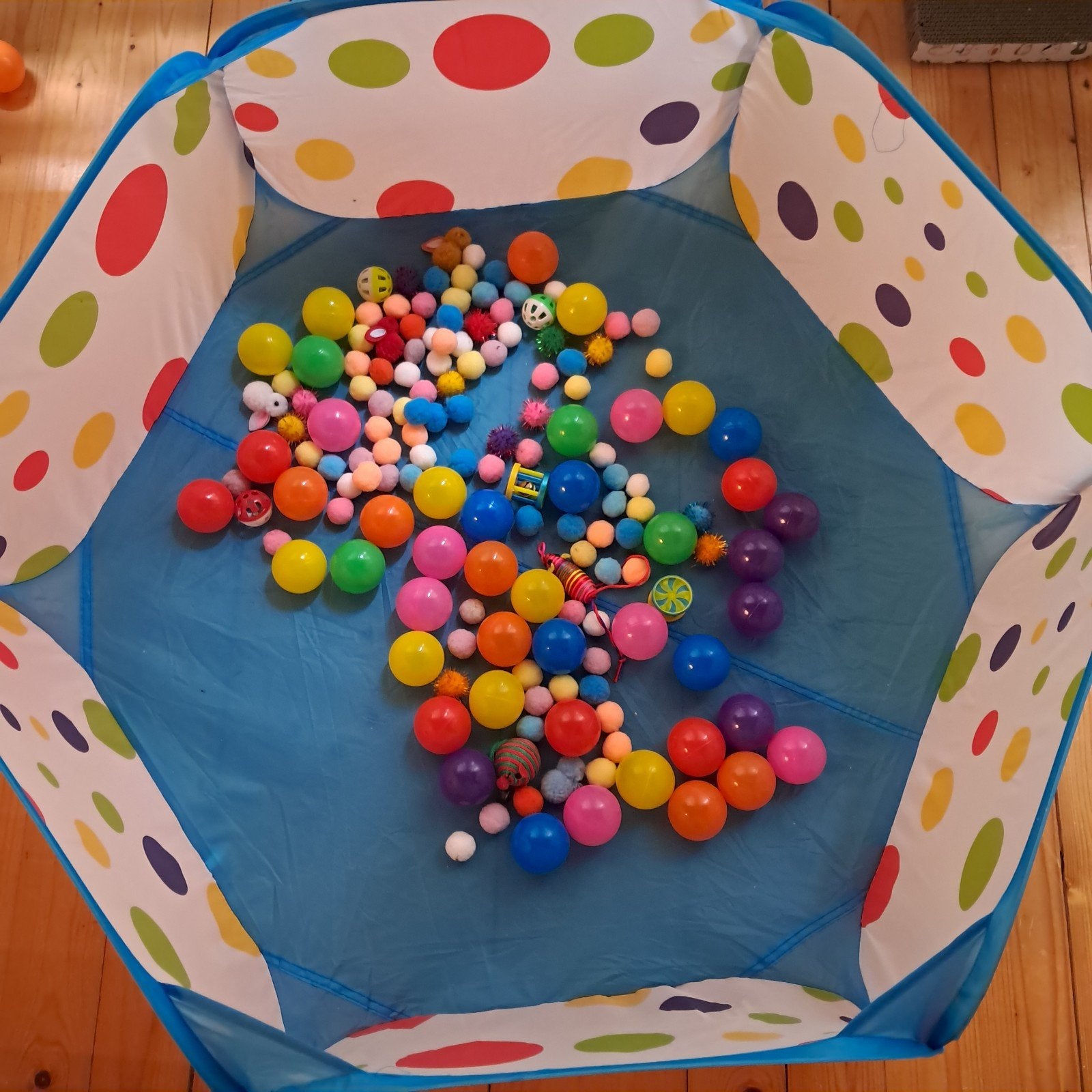 Ballenbak voor katten, Animaux & Accessoires, Jouets pour chats, Enlèvement, Comme neuf