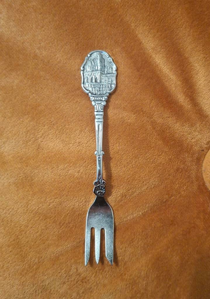 Vintage Frans vorkje met snijrand – Saint-Jean Lyon – RVS, Ophalen of Verzenden