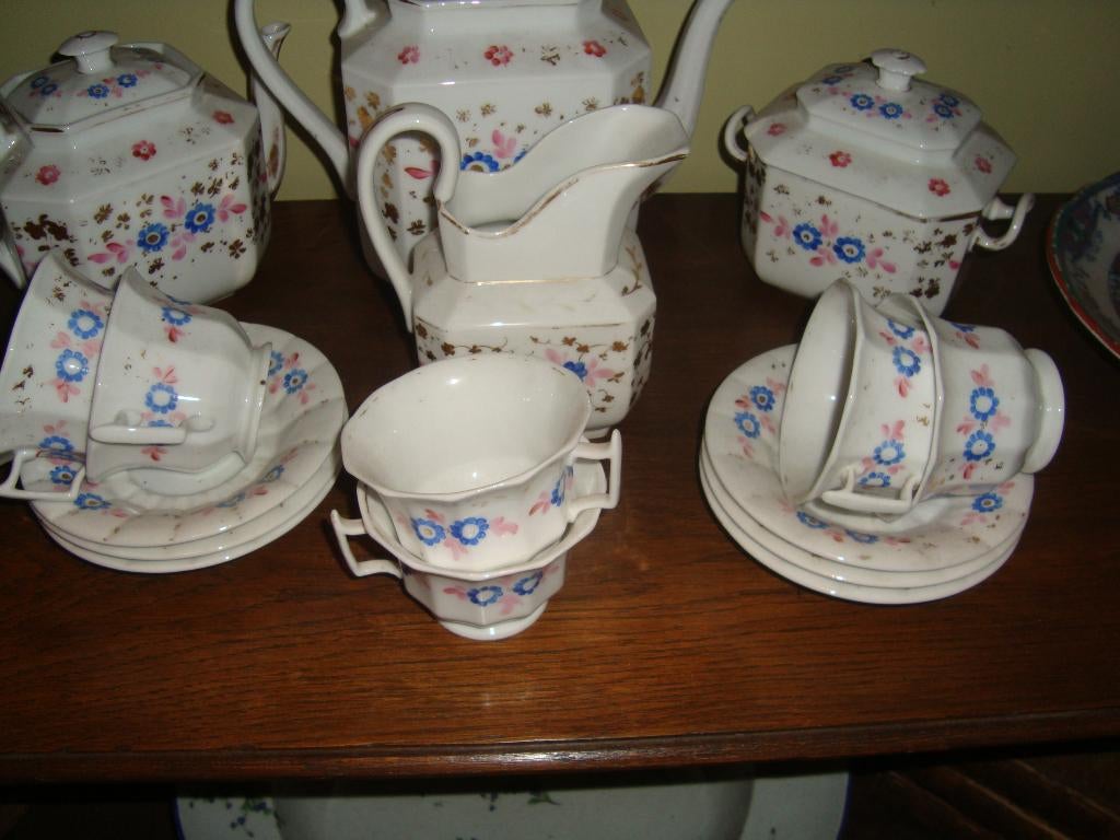 Koffieservies in Oud Brussels porselein., Ophalen