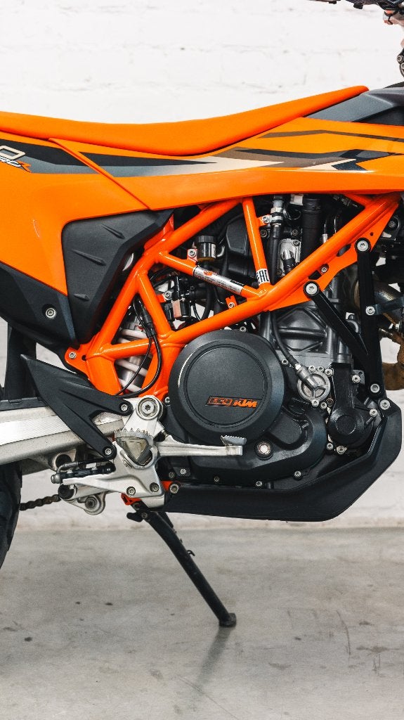 KTM 690 ENDURO R 2024, Motoren, Occasion, Bedrijf, 690 cc, Handgeschakeld