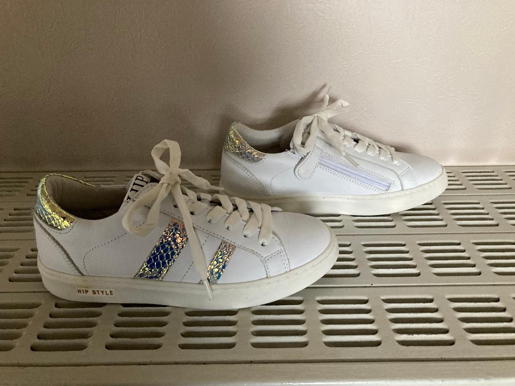 Witte sneakers met veters en rits, Hip Style, maat 34, Meisje, Schoenen, Ophalen of Verzenden, Zo goed als nieuw