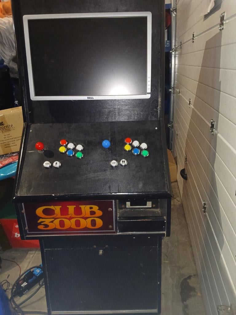 Kast met 8000 retro spelen, Ophalen