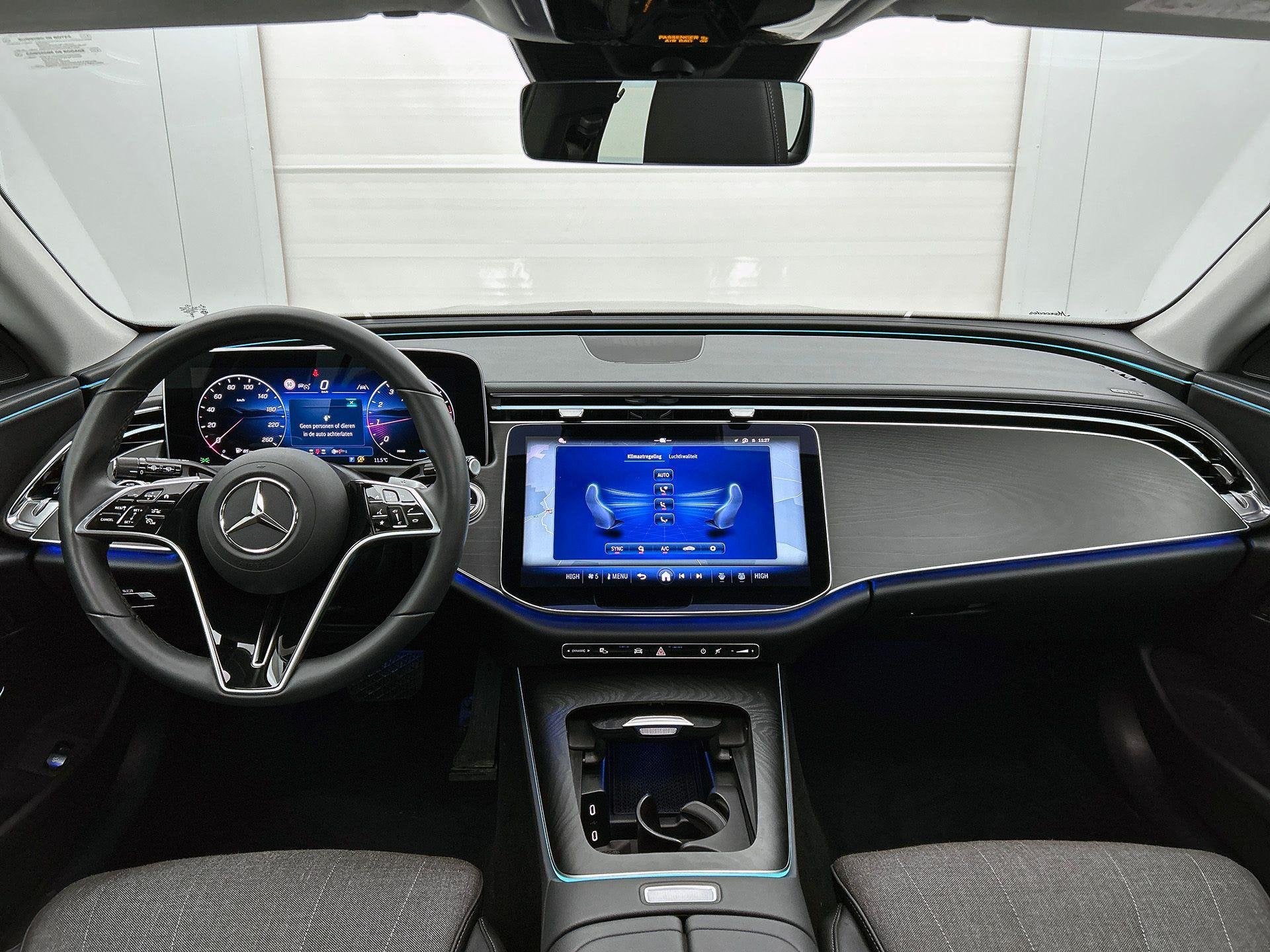 Mercedes-Benz E-Klasse 200 Break Luxury Line | Smartphone In, Automaat, Gebruikt, Zwart, 4 cilinders