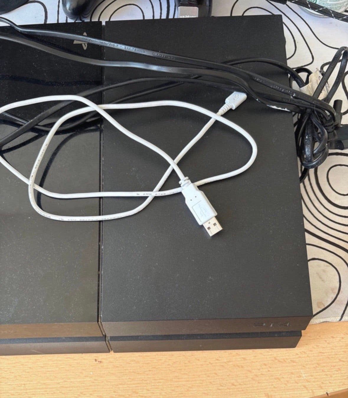 PS4+tous les câbles+HDMI et câble d'alimentation, Consoles de jeu & Jeux vidéo, Enlèvement ou Envoi, Avec jeux, Utilisé, 1 TB