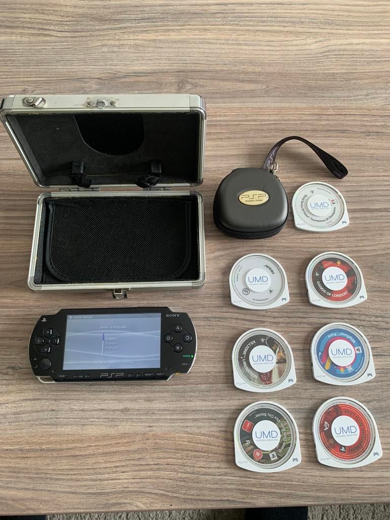Sony PSP 1000 fat, Enlèvement ou Envoi, Utilisé, PSP, Avec jeux