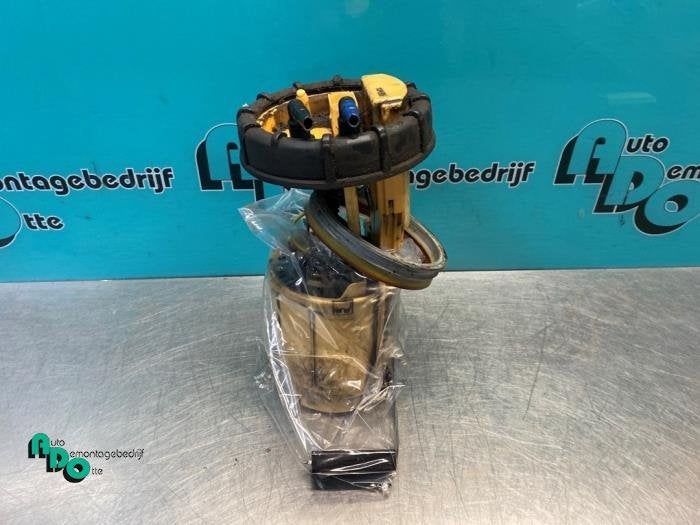 Pompe carburant électrique d'un Volkswagen Caddy (Caddy 04-, Autos : Pièces & Accessoires, Volkswagen, -, 3 mois de garantie, Utilisé