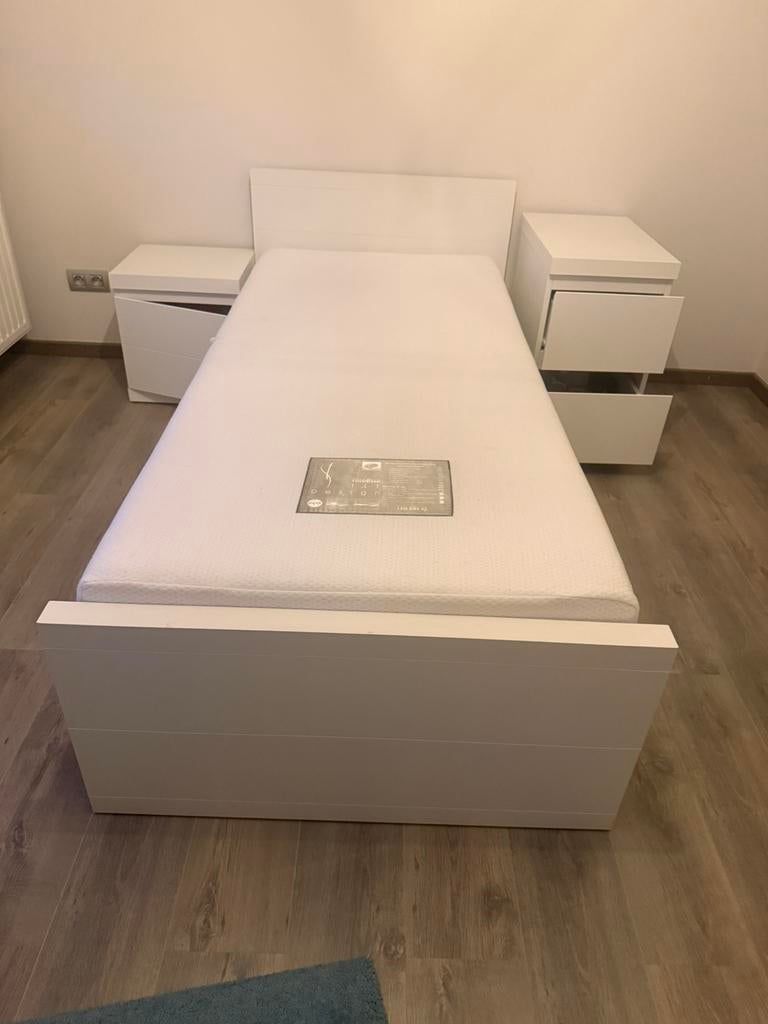 Een persoons bed en nachtkastjes in MDF plaatmateriaal!, 90 cm, Enlèvement, Blanc, Une personne