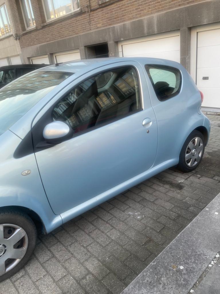 blauw, Auto's, Toyota, Aygo, Benzine, Euro 4, Berline, 3 deurs, Automaat, Blauw, Zwart, Stof, Voorwielaandrijving, Ophalen