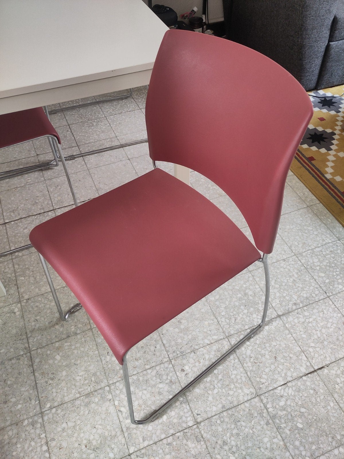 Mooie frambozenkleurige stoelen, Ophalen