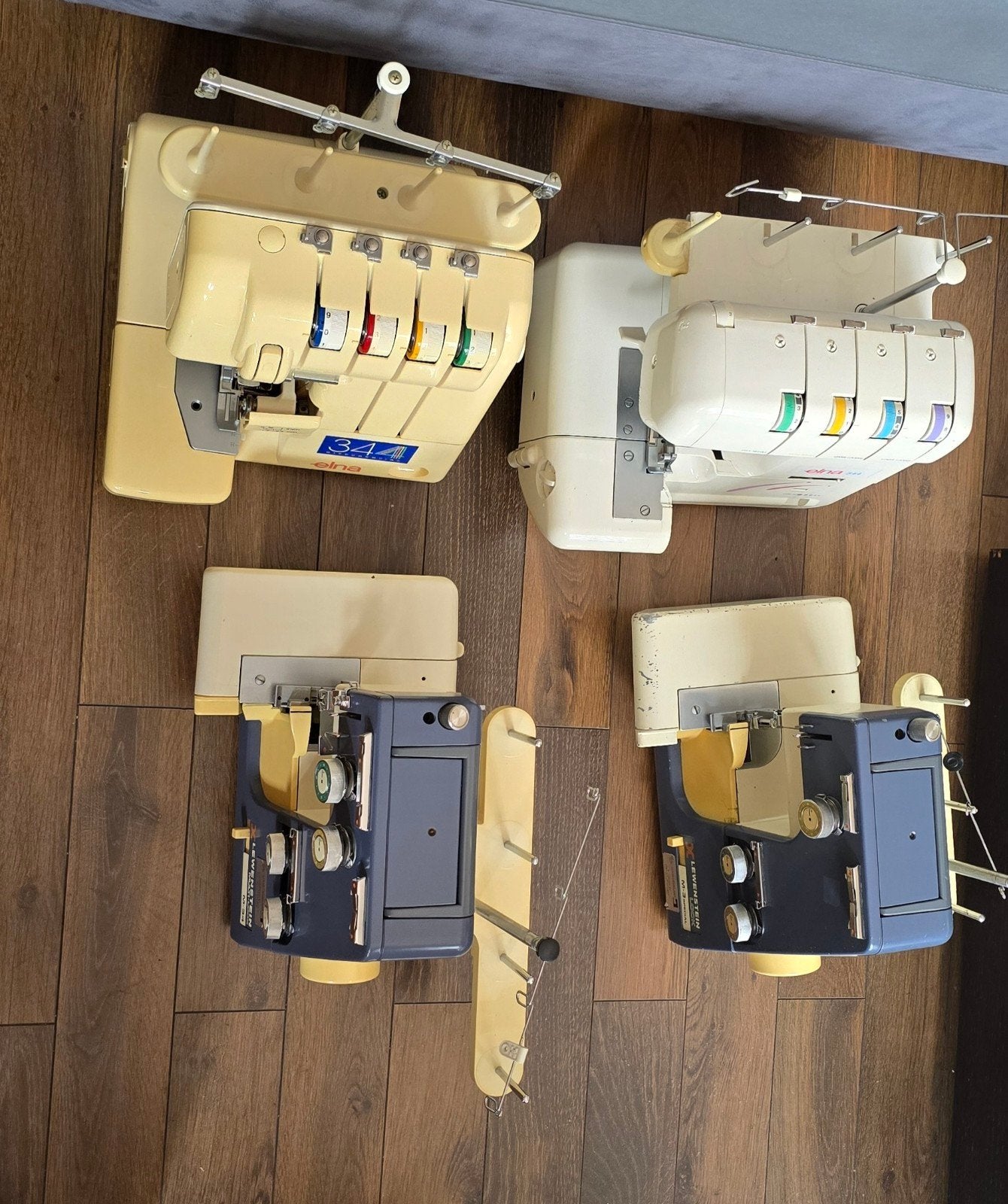 Defecte Elna en Lewenstein Overlock machines, Ophalen
