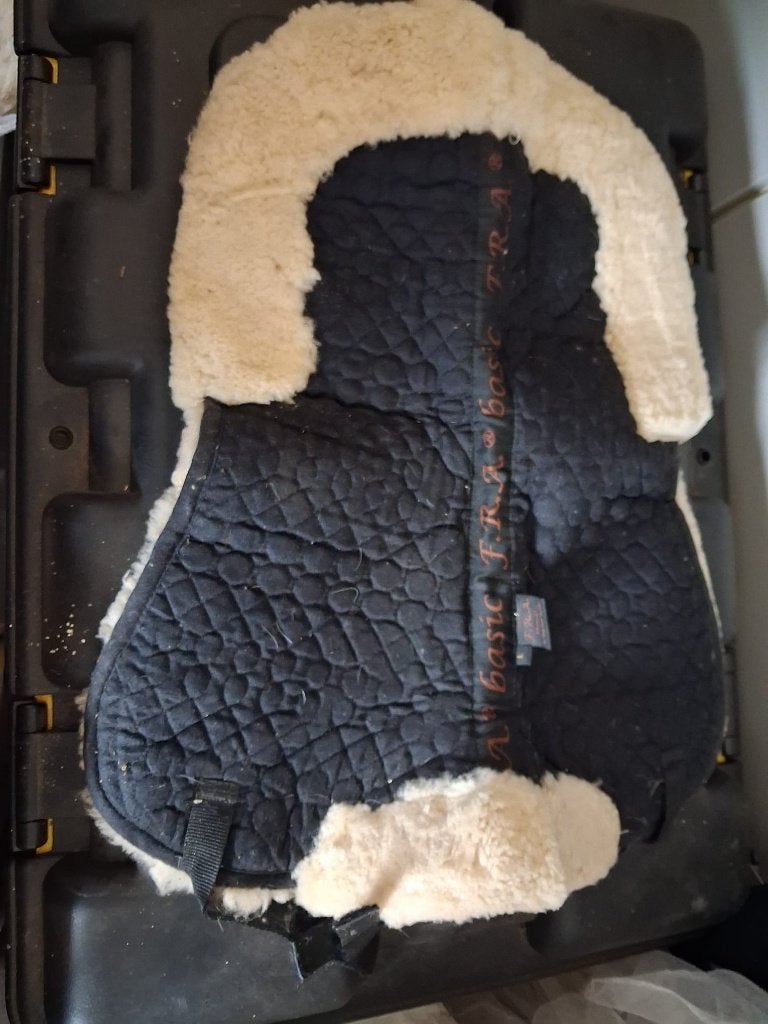 F.R.A. Basic Echt Lamsvel Zadelbontje – Maat L, Full (L), Schokabsorberend, Wit, Overige merken