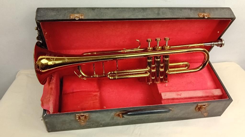 Kwalitatieve trompet Dolnet Universal, Muziek en Instrumenten, Blaasinstrumenten | Trompetten, Ophalen of Verzenden, Zo goed als nieuw