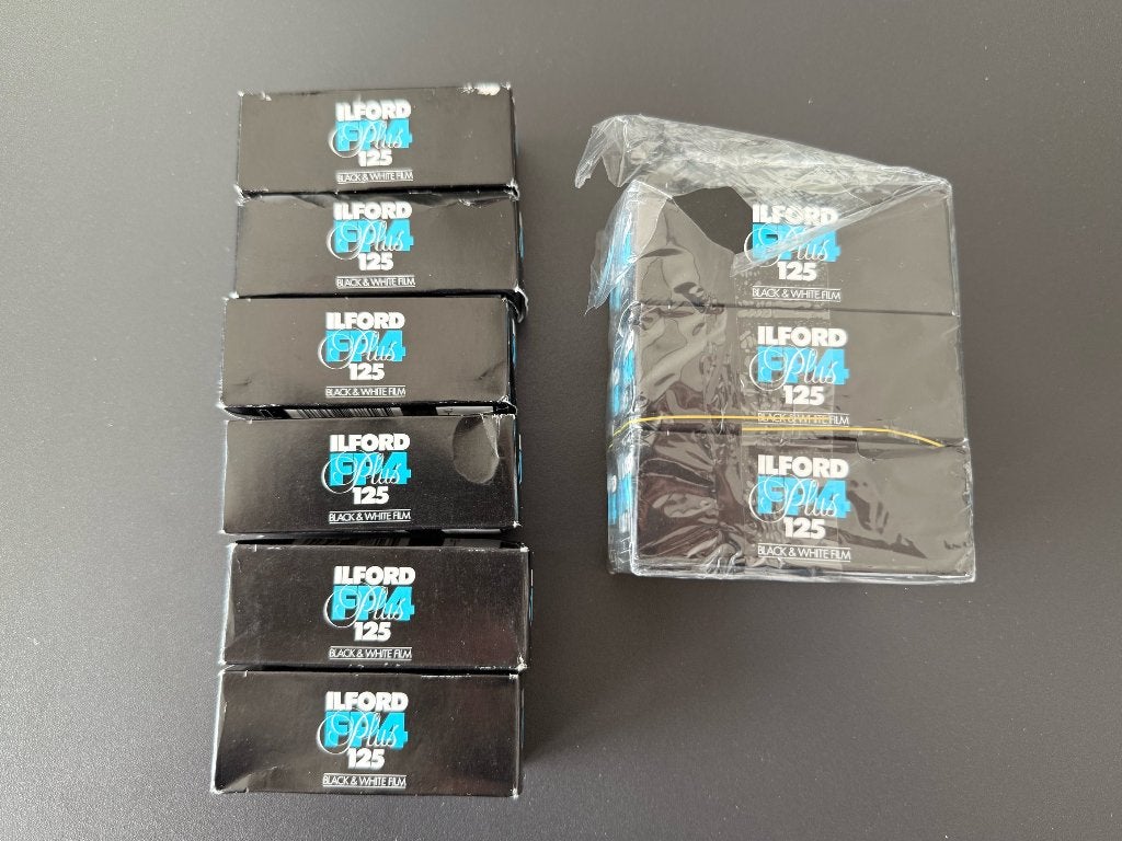 Ilford FP4 Plus 120 – 10 rolletjes – expired december 2002, Ophalen of Verzenden, Nieuw, Spiegelreflex, Overige Merken