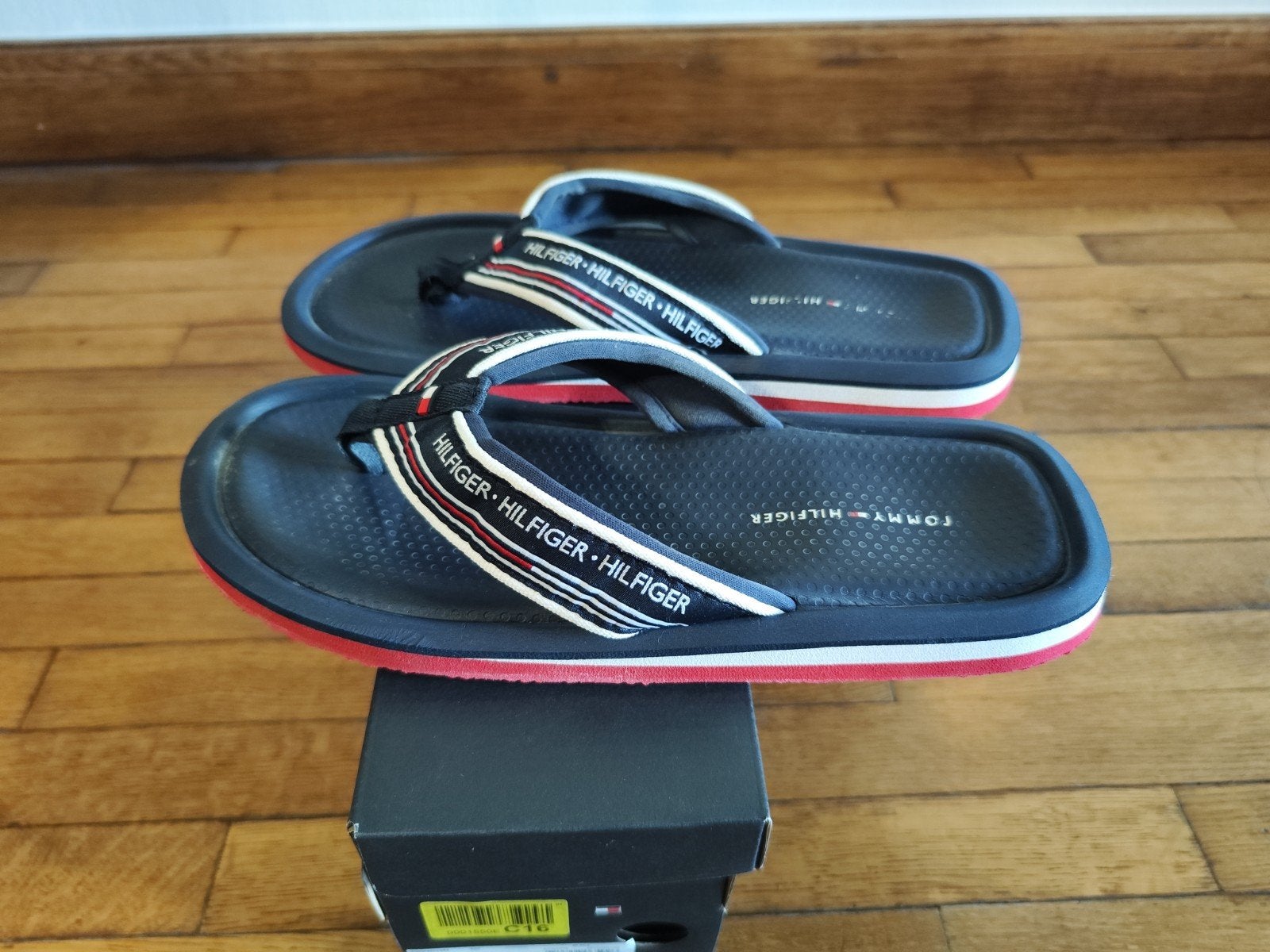 Tongs Tommy Hilfiger taille 45 excellent état !!!, Enlèvement ou Envoi, Autres couleurs, Tommy Hilfiger, Porté